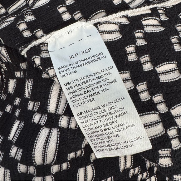 WHBM Patterned Textured Tank Top - Picture 12 of 14